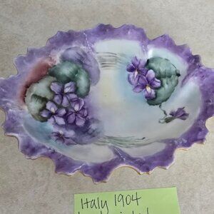 Italian circa 1904 handpainted violet dish